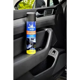 Michelin Nettoyant Plastique Mat - Nettoie, Rénove et Protège Tous Plastiques Intérieurs Mats et Satinés