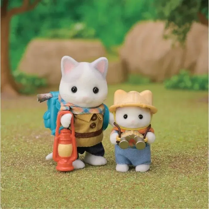 Sylvanian Families - Figurines articulées Fils et Bébé Chat Latté - Aventure en Forêt Secrète avec accessoires - Set de jeu