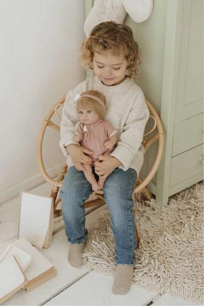 Muñecas Arias Sora Mariposa - Poupée Elegance 35 cm, Jouet pour Enfants dès 3 ans (Packaging et Instructions en Espagnol)
