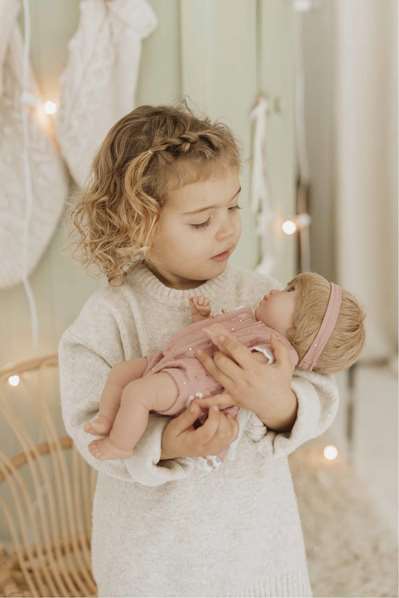 Muñecas Arias Sora Mariposa - Poupée Elegance 35 cm, Jouet pour Enfants dès 3 ans (Packaging et Instructions en Espagnol)