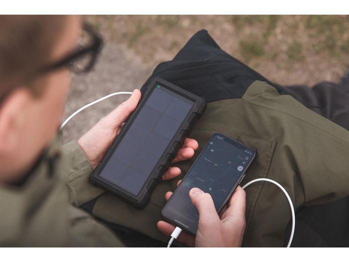 Sandberg Outdoor Solar Powerbank 24000, batterie solaire portable 24000 mAh, étanche, avec charge rapide QC 3.0 et USB-C Sandberg Outdoor Solar Powerbank 24000, batterie solaire portable 24000 mAh, étanche, avec charge rapide QC 3.0 et USB-C