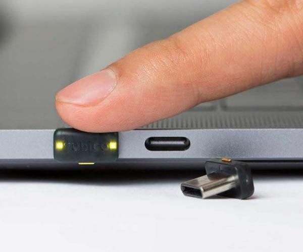 Yubico YubiKey 5C Nano FIPS 140-2 Noir