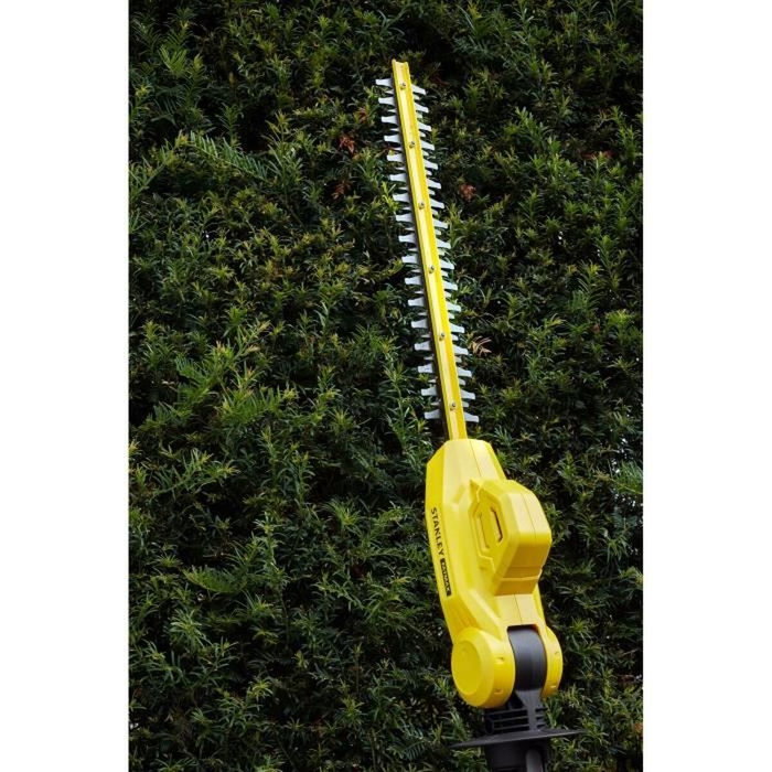 Stanley Fatmax Taille-haie sur perche 18V avec batterie 4Ah et chargeur