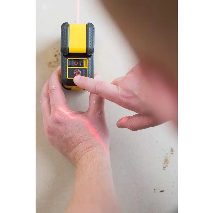 Stanley STHT77640-1 - Niveau laser automatique 360° avec lignes horizontale et verticale, portée 20 m, précision ±4 mm/10 m, Quick link, trépied, piles et étui