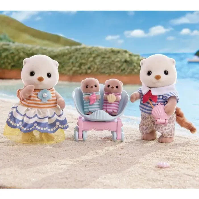 Sylvanian Families 5803 - Famille Loutre de mer - Figurines articulées avec vêtements amovibles, poussette double et sac bandoulière coquillage