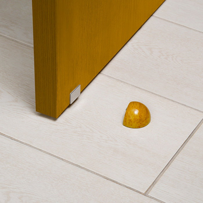 WOLFPACK LINEA PROFESIONAL Butoir de porte adhésif avec retenue magnétique couleur bois WOLFPACK LINEA PROFESIONAL Butoir de porte adhésif avec retenue magnétique couleur bois