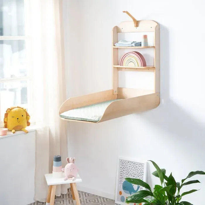 Roba Table à langer murale et rabattable en bois naturel, avec 2 étagères intégrées et matelas PU sans phtalate, conforme EN 12221 - Design minimaliste