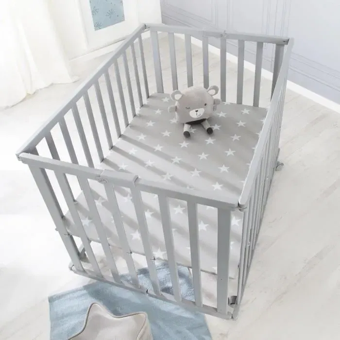 Roba Parc bébé pliable Little Stars, Bois Laqué Gris Taupe, Motif Étoile, 75 x 100 cm, Hauteur Réglable 2 Positions, 4 Roues Freinées, Jusqu'à 15 kg, Norme EN 12227