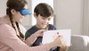 Bizak Jeu Vision Impossible - Ce qui semble facile devient difficile ! - Jeu de société en espagnol - À partir de 8 ans - Contient lunettes, cartes et carnet