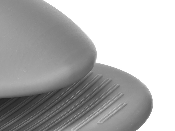KINVARA Set de 2 manoplas en silicone blanc et gris KINVARA Set de 2 manoplas en silicone blanc et gris