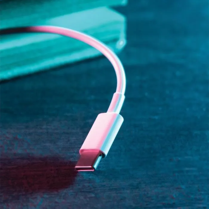 Subsonic - Câble de recharge USB-C vers USB-C pour manette DualSense PS5 (3 mètres)