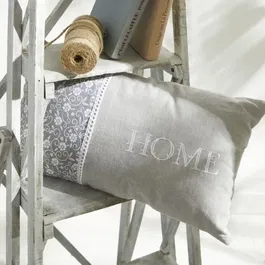 Today - Coussin brodé Capucine, housse en coton 100% avec broderie HOME et finition dentelle, 30 x 50 cm, déhoussable, gamme Charme