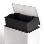 Emuca Bac de tri sélectif a compartiments Recycle, ouverture du couvercle par pédale, 1x12litres, Aluminium, Peint en blanc