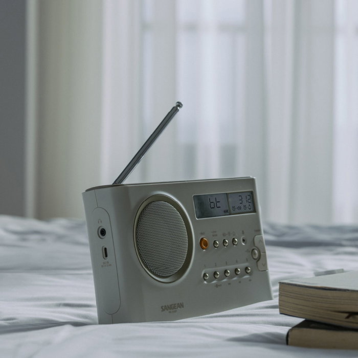 Sangean Radio AM/FM Beige