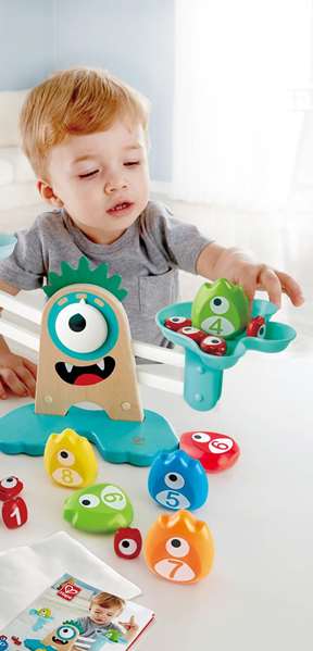 Hape - Jeu de balance mathématique Monster en bois, éducatif, dimensions 38.2x18x14.2cm, à partir de 3 ans Hape - Jeu de balance mathématique Monster en bois, éducatif, dimensions 38.2x18x14.2cm, à partir de 3 ans