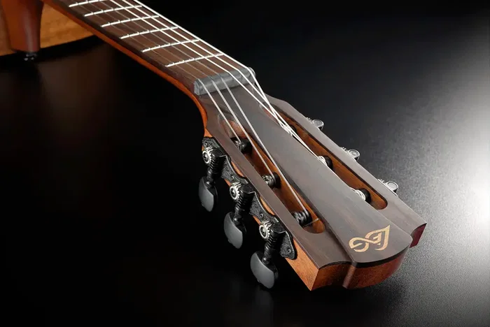 LAG Guitare Acoustique Folk Nylon Electroacoustique Travel Blue Wave 1 - Marron LAG Guitare Acoustique Folk Nylon Electroacoustique Travel Blue Wave 1 - Marron