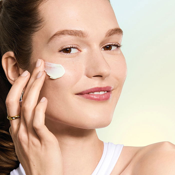 Estée Lauder DayWear - Coffret 2 pièces : Crème visage antioxydante 50 ml + Crème teintée SPF 15 30 ml