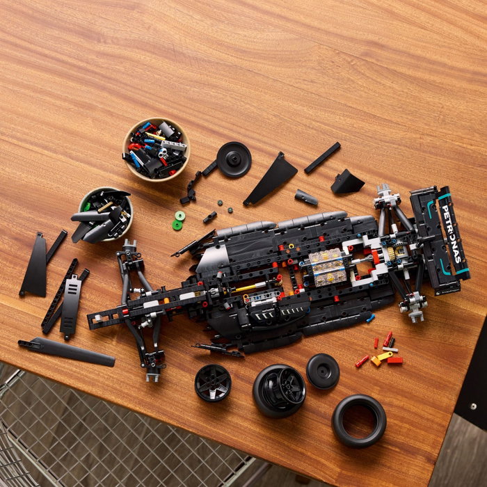 LEGO Technic Mercedes-AMG F1 W14 E Performance, Réplique de course LEGO Technic Mercedes-AMG F1 W14 E Performance, Réplique de course