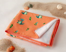 KioKids Toalla Playa Microfibre Serviette de Plage et Piscine Cocodrilo 75 x 150 cm - Naranja (Orange) avec Sac Maille et Mousqueton