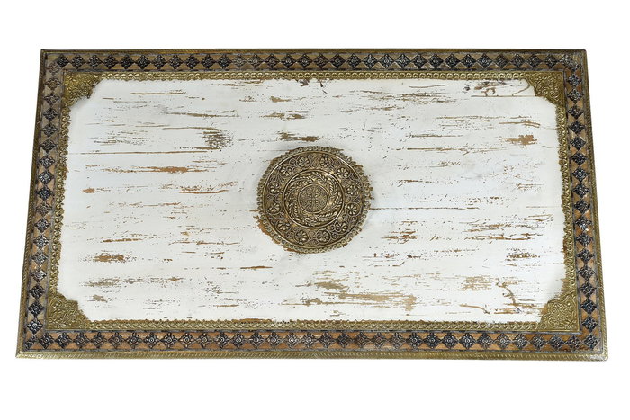 GINER Y COLOMER Table basse en bois de manguier, finition blanc vieilli avec détails bronze, 140x80x45 cm, meuble artisanal