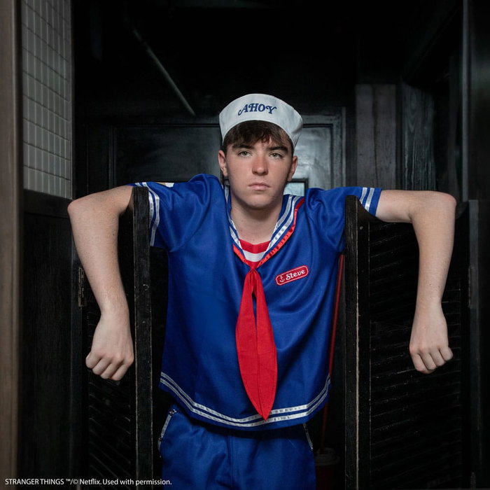 Stranger Things: Scoops Ahoy Steve Costume (S/M)