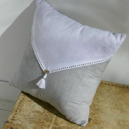 Today Coussin Charme Slub x Chambray avec pompons Capucine 40 x 40 cm