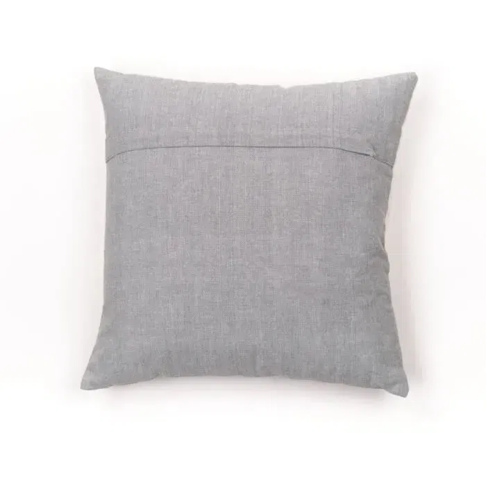 Today Charme - Coussin décoratif avec pompons 40x40 cm - Tissu bicolore chambray et effet lin - Housse 100% coton, garnissage polyester Today Charme - Coussin décoratif avec pompons 40x40 cm - Tissu bicolore chambray et effet lin - Housse 100% coton, garnissage polyester