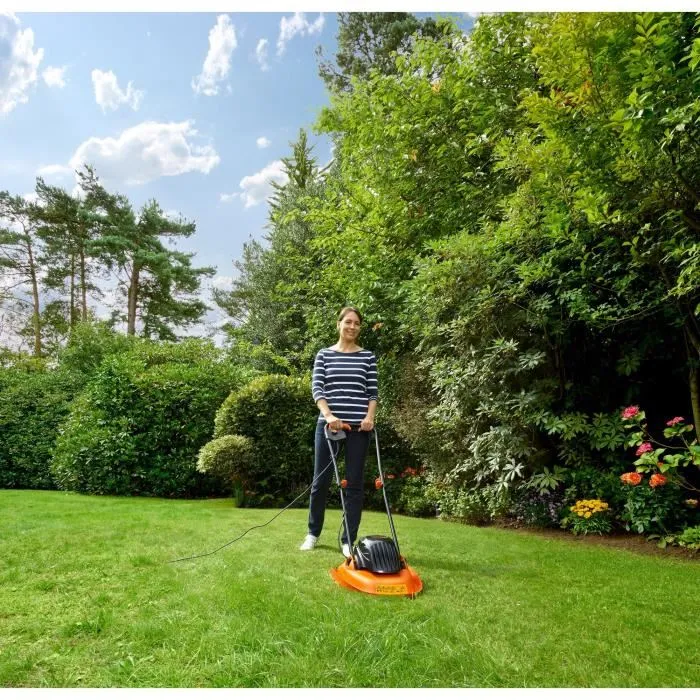 Black + Decker BEMWH551-QS Tondeuse électrique sur coussin d'air filaire 1200W - Largeur de coupe 30cm - Maniable et légère pour terrains jusqu'à 250m² et pentes