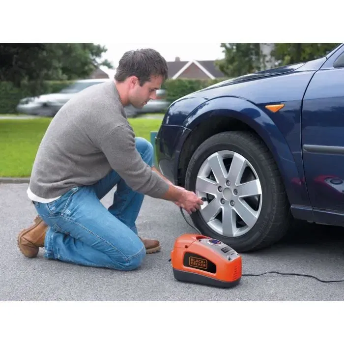 Black + Decker ASI300-QS Gonfleur compresseur filaire 11 bars / 160 PSI pour voiture, pneus, sports et nautique avec arrêt automatique Black + Decker ASI300-QS Gonfleur compresseur filaire 11 bars / 160 PSI pour voiture, pneus, sports et nautique avec arrêt automatique