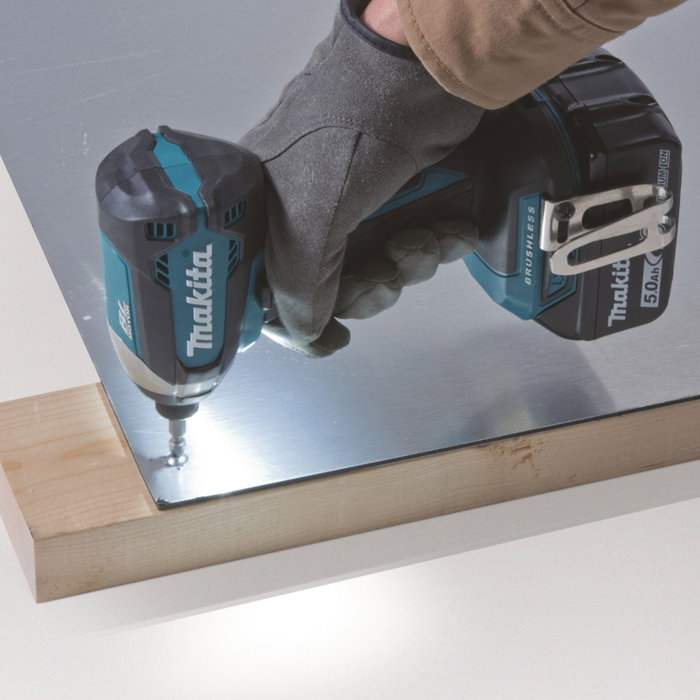 Makita DTD153RTJ Clé à choc sans fil avec 2 batteries 5,0 Ah et chargeur rapide Makita DTD153RTJ Clé à choc sans fil avec 2 batteries 5,0 Ah et chargeur rapide