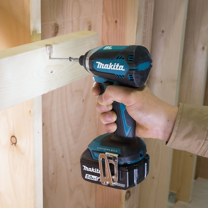 Makita DTD153RTJ Clé à choc sans fil avec 2 batteries 5,0 Ah et chargeur rapide Makita DTD153RTJ Clé à choc sans fil avec 2 batteries 5,0 Ah et chargeur rapide