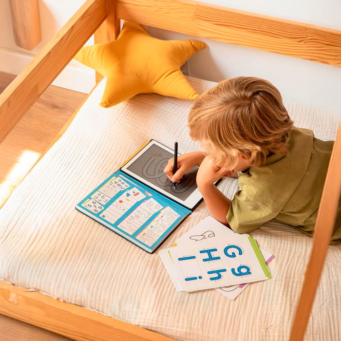 Apli Kids - Pizarra LCD Aprende y Dibuja 20142 - Tableau LCD Éducatif Réutilisable avec Pointeau Stylo et Gabarits pour Apprentissage et Dessin, Enfants 3 ans et Plus