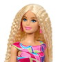 Barbie - Poupée Barbie Fashionista avec robe colorée à imprimé vif et accessoires roses - HRH20