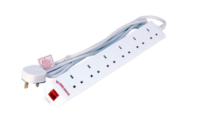 MicroConnect Multiprise parafoudre 6 prises UK 2M Blanc MicroConnect Multiprise parafoudre 6 prises UK 2M Blanc
