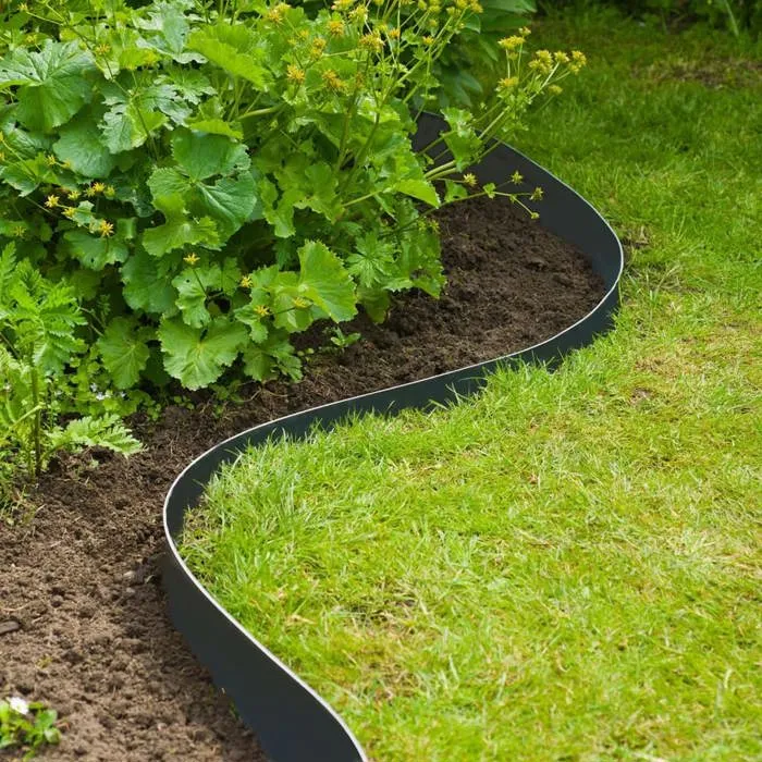 Nature - Bordure de jardin en PE noir recyclé semi-flexible - Pour allées, potagers, pelouse ou étang - 7,5cm x 10m - Épaisseur 3mm - Résistante aux chocs et températures Nature - Bordure de jardin en PE noir recyclé semi-flexible - Pour allées, potagers, pelouse ou étang - 7,5cm x 10m - Épaisseur 3mm - Résistante aux chocs et températures