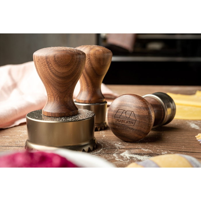 Marcato Cutter TONDO LISCIO 38mm NOCE CANALETTO avec manche en noyer Marcato Cutter TONDO LISCIO 38mm NOCE CANALETTO avec manche en noyer