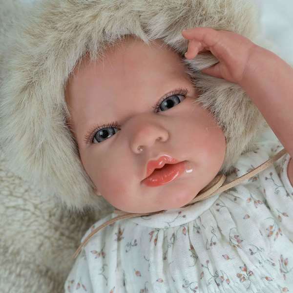 Muñecas Arias Arias Isabella - Poupée reborn 40 cm couleur beige avec coussin - Boîte en espagnol