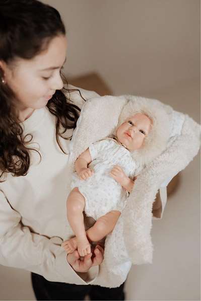 Muñecas Arias Arias Isabella - Poupée reborn 40 cm couleur beige avec coussin - Boîte en espagnol