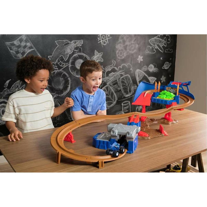 Spin Master Monster Jam Supercharger Speedway Spin Master Monster Jam Supercharger Speedway