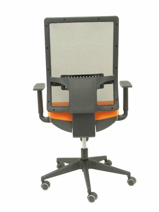 Chaise Horna Synchro 5 positions tissu Orange Maille Noir Base pyramidale noire Accoudoir 1D Sans appui-tête Roulettes pour moquette Chaise Horna Synchro 5 positions tissu Orange Maille Noir Base pyramidale noire Accoudoir 1D Sans appui-tête Roulettes pour moquette