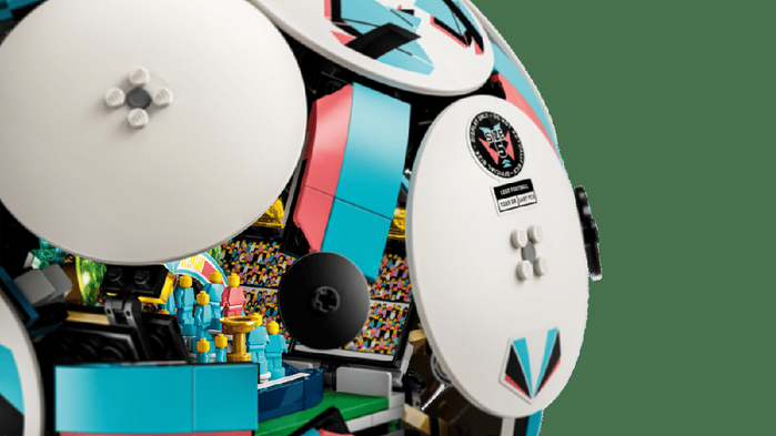 LEGO Editions Le Ballon de Foot 43019, Set de Construction de 1498 pièces