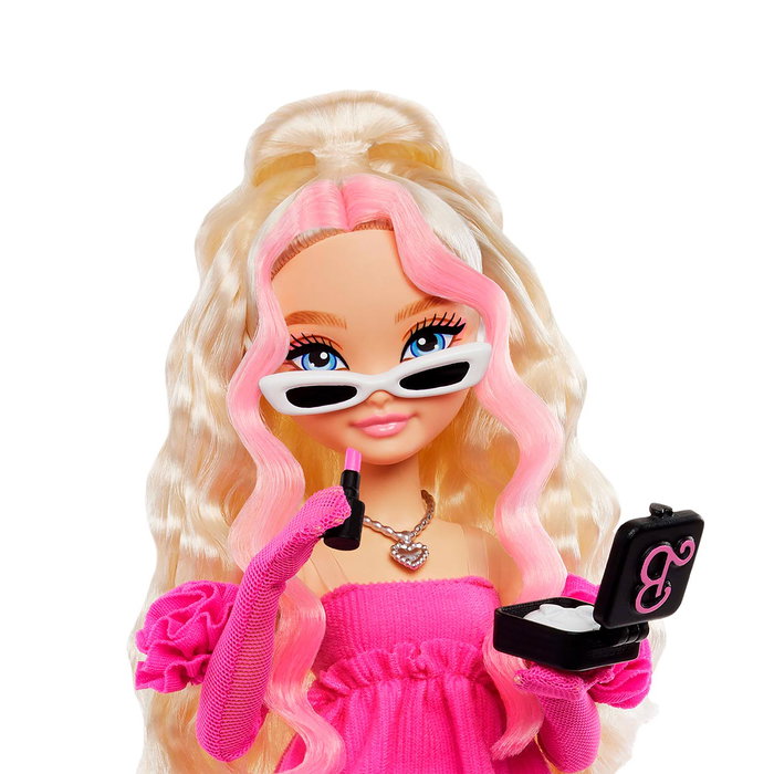 Barbie Poupée Barbie Dream Besties Malibu Hyc21 Mattel avec Accessoires Beauté, Points d'Articulation et Vêtements Interchangeables