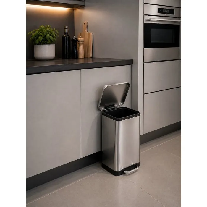 Kitchen Move Poubelle à pédale GREENWICH 30 L Rectangulaire Acier Inoxydable Brossé - Capacité 30 Litres - Dimensions 35 x 33 x H 62 cm - Avec seau intérieur et protection sol
