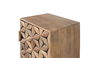 GINER Y COLOMER - Table de chevet ou table auxiliaire en bois de manguier massif avec porte à motif géométrique sculpté à la main - Style rustique, moderne ou nordique