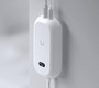 Ubiquiti Hub de traitement distant AI Theta, écran couleur 0.96 pouces, alimentation par PoE, ports RJ-45 pour audio et vidéo