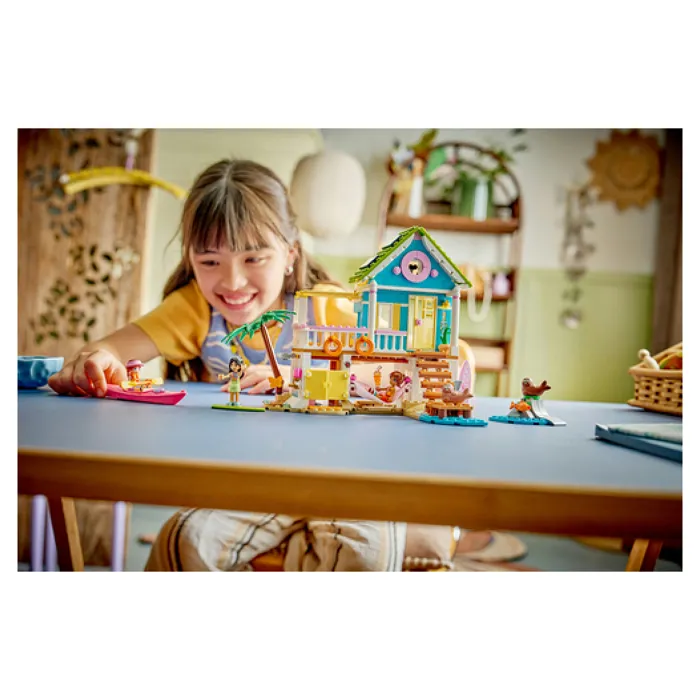LEGO Friends 42699 - Maison de Plage avec Phoques, Jeu de Construction 3 Mini-Poupées et Accessoires - à Partir de 7 Ans