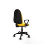 Chaise de bureau Algarra avec mécanisme de contact permanent de base, rembourrée de simili cuir jaune. Équipée d'une base en polyamide noir, d'accoudoirs fixes et de roulettes autobloquantes.