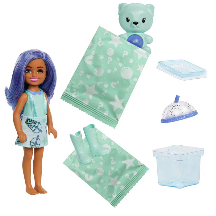 Barbie Chelsea Pop Reveal - Série Bubble Tea - Standard - Poupée avec parfum thé à bulles, 5 surprises et cube de glace réutilisable - HRK63 Barbie Chelsea Pop Reveal - Série Bubble Tea - Standard - Poupée avec parfum thé à bulles, 5 surprises et cube de glace réutilisable - HRK63