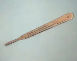 Kruuse Manche de bistouri numéro 4