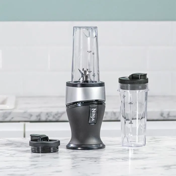Ninja QB3001EUS Blender Nutri Slim avec 2 gobelets de 470 ml Ninja QB3001EUS Blender Nutri Slim avec 2 gobelets de 470 ml